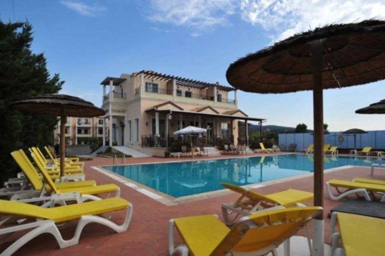 Thinalos Aparthotel Acharavi  Exteriér fotografie