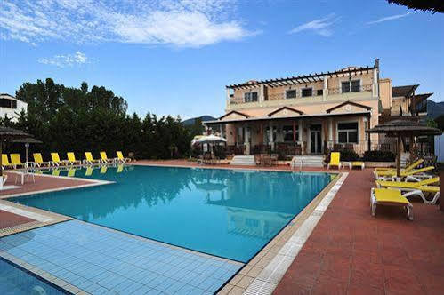 Thinalos Aparthotel Acharavi  Exteriér fotografie