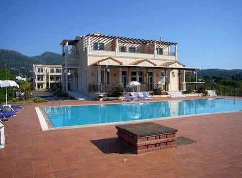 Thinalos Aparthotel Acharavi  Exteriér fotografie