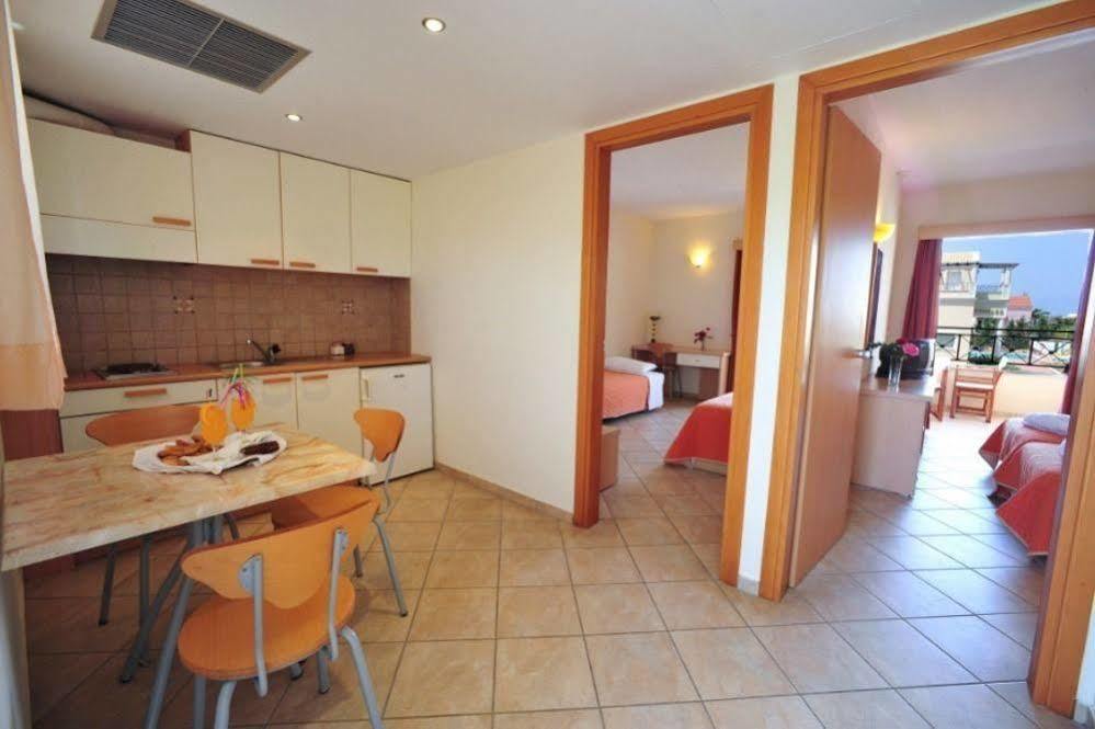 Thinalos Aparthotel Acharavi  Exteriér fotografie